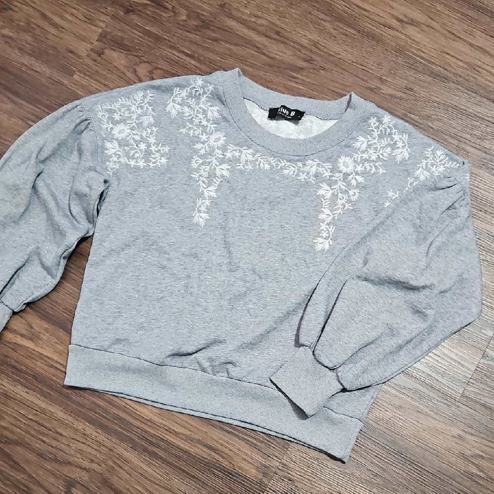 Blue B Gray Floral Embroidered Sweatshirt Women's S